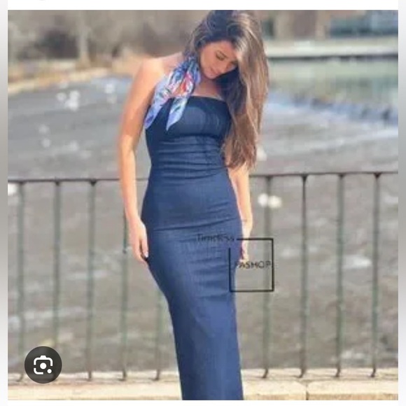 Zara viral Strapless maxi dress, size small - Picture 3 of 9